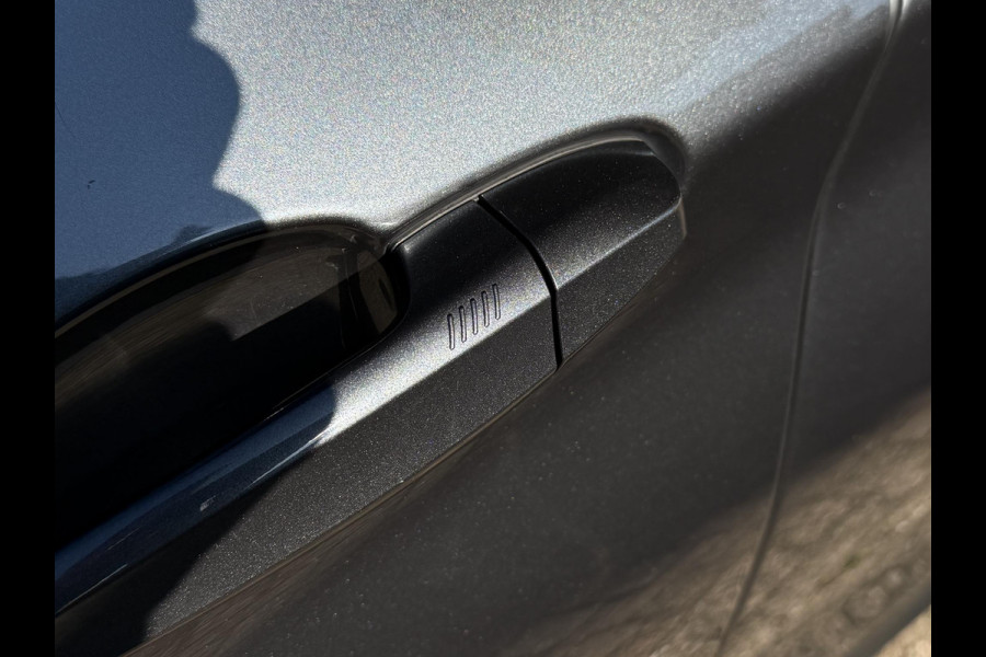 BMW X1 xDrive25e High Executive M SPORT | PANORAMA | TREKHAAK | DRIVING ASS. PLUS | LEDER | KEYLESS | STUURWIEL VERWARMING |