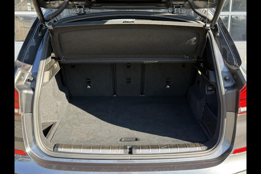 BMW X1 xDrive25e High Executive M SPORT | PANORAMA | TREKHAAK | DRIVING ASS. PLUS | LEDER | KEYLESS | STUURWIEL VERWARMING |
