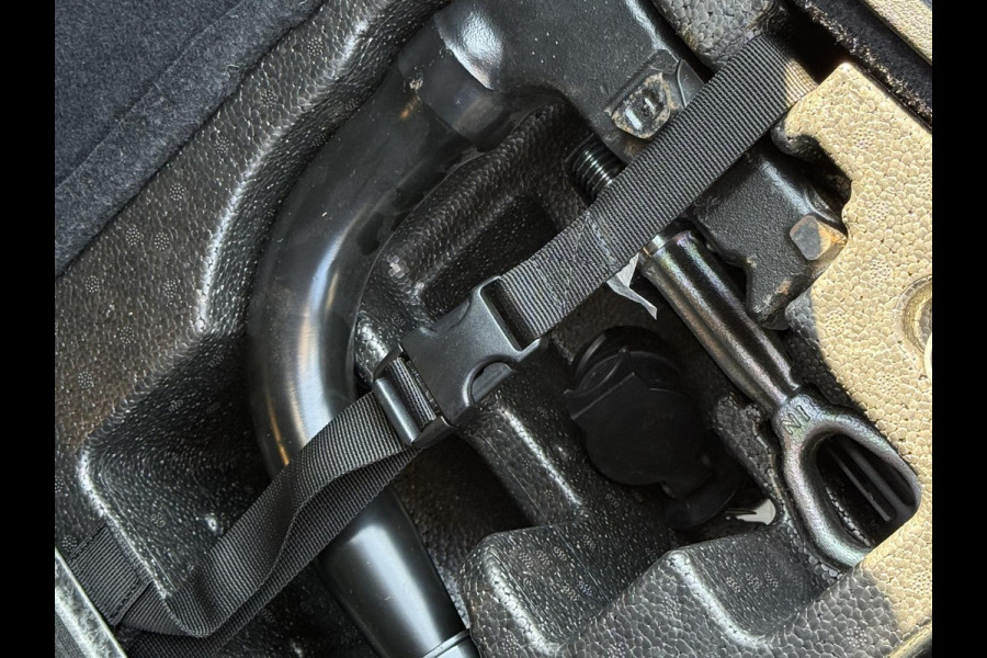 BMW X1 xDrive25e High Executive M SPORT | PANORAMA | TREKHAAK | DRIVING ASS. PLUS | LEDER | KEYLESS | STUURWIEL VERWARMING |