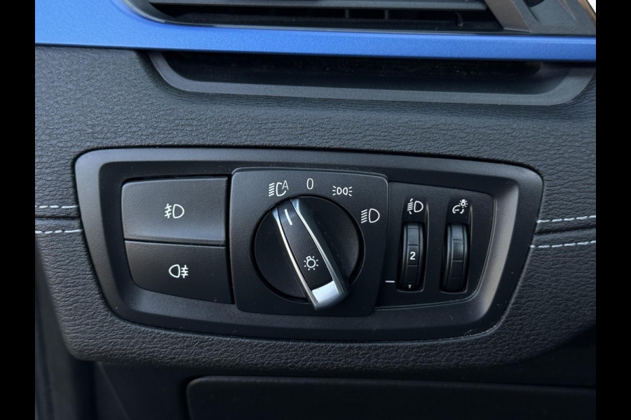 BMW X1 xDrive25e High Executive M SPORT | PANORAMA | TREKHAAK | DRIVING ASS. PLUS | LEDER | KEYLESS | STUURWIEL VERWARMING |