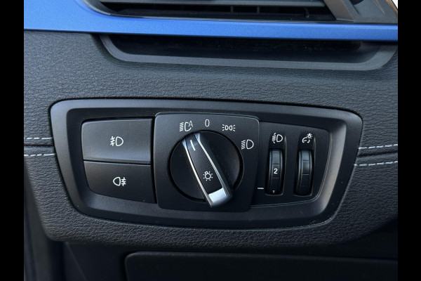 BMW X1 xDrive25e High Executive M SPORT | PANORAMA | TREKHAAK | DRIVING ASS. PLUS | LEDER | KEYLESS | STUURWIEL VERWARMING |