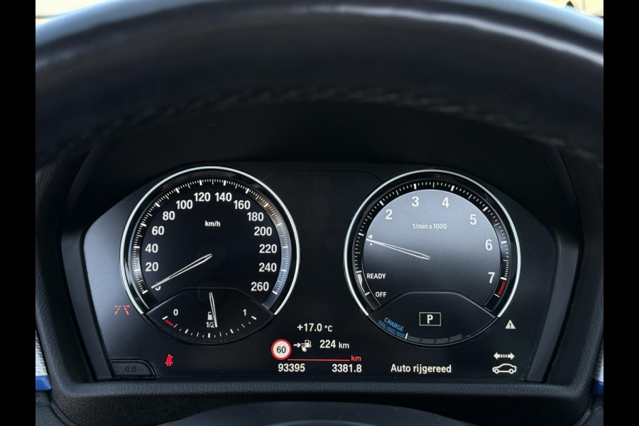 BMW X1 xDrive25e High Executive M SPORT | PANORAMA | TREKHAAK | DRIVING ASS. PLUS | LEDER | KEYLESS | STUURWIEL VERWARMING |