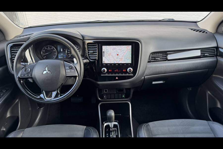 Mitsubishi Outlander 2.0 2WD Limited Automaat 7P Full-LED Achteruirijcamera Navi Cruise Control Apple Android Stoelverwarming