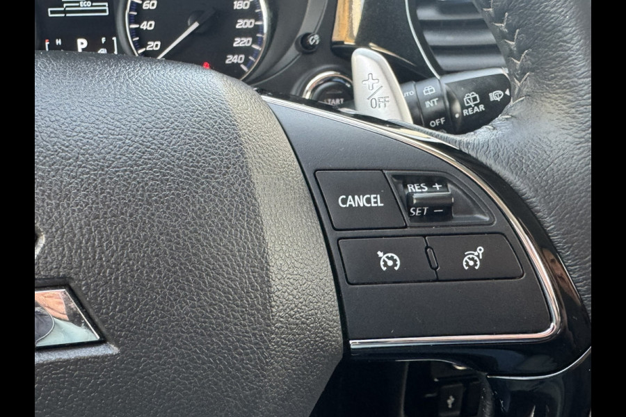 Mitsubishi Outlander 2.0 2WD Limited Automaat 7P Full-LED Achteruirijcamera Navi Cruise Control Apple Android Stoelverwarming