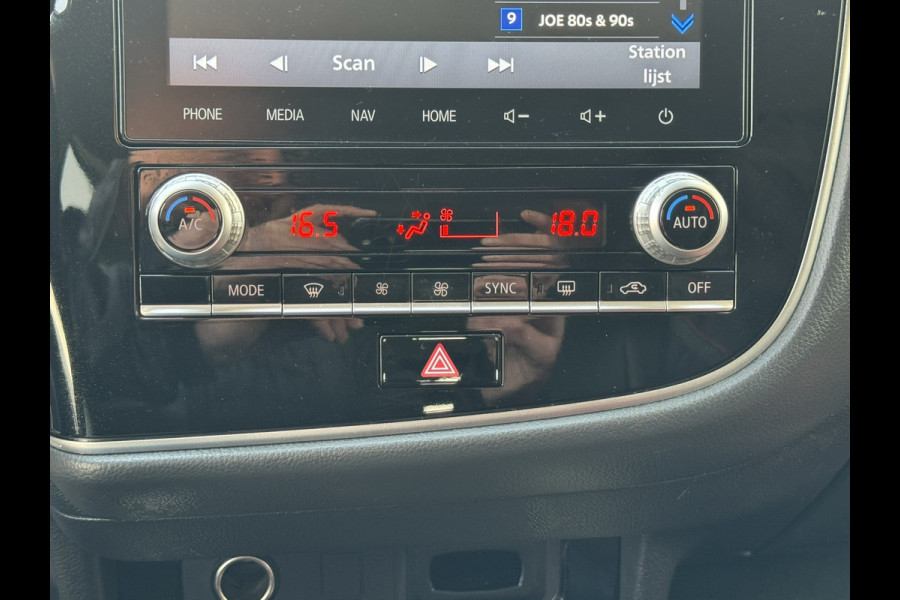 Mitsubishi Outlander 2.0 2WD Limited Automaat 7P Full-LED Achteruirijcamera Navi Cruise Control Apple Android Stoelverwarming