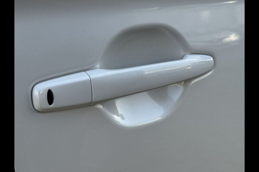 Mitsubishi Outlander 2.0 2WD Limited Automaat 7P Full-LED Achteruirijcamera Navi Cruise Control Apple Android Stoelverwarming