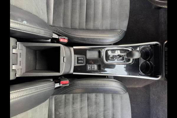 Mitsubishi Outlander 2.0 2WD Limited Automaat 7P Full-LED Achteruirijcamera Navi Cruise Control Apple Android Stoelverwarming