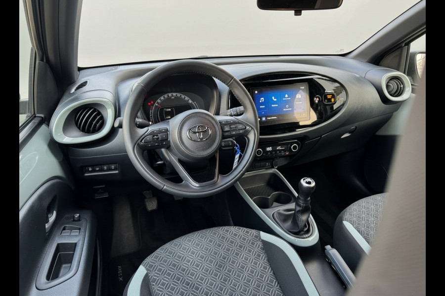 Toyota Aygo X 1.0 VVT-i MT Pulse | Eerste eigenaar, Tarragon, Zwarte lichtmetalen velgen, Bi-Tone, Climate control, Apple CarPlay/Android Auto