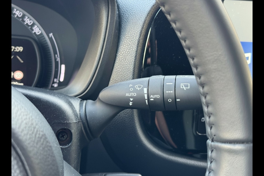 Toyota Aygo X 1.0 VVT-i MT Pulse | Eerste eigenaar, Tarragon, Zwarte lichtmetalen velgen, Bi-Tone, Climate control, Apple CarPlay/Android Auto