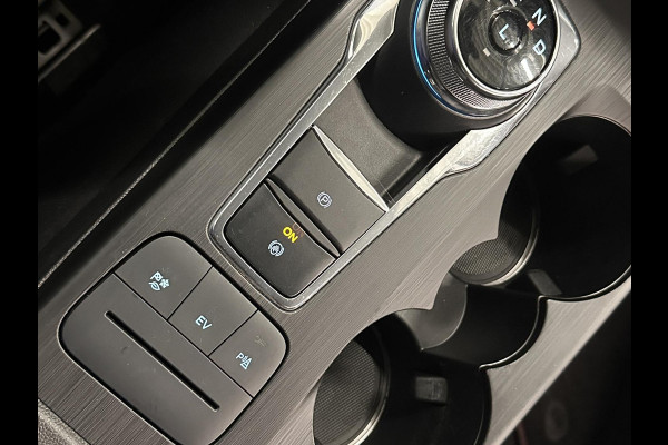 Ford Kuga 2.5 PHEV ST-Line Airco ECC Navi Carplay PDC VA + Camera Full LED 18" Velgen Cruise Control