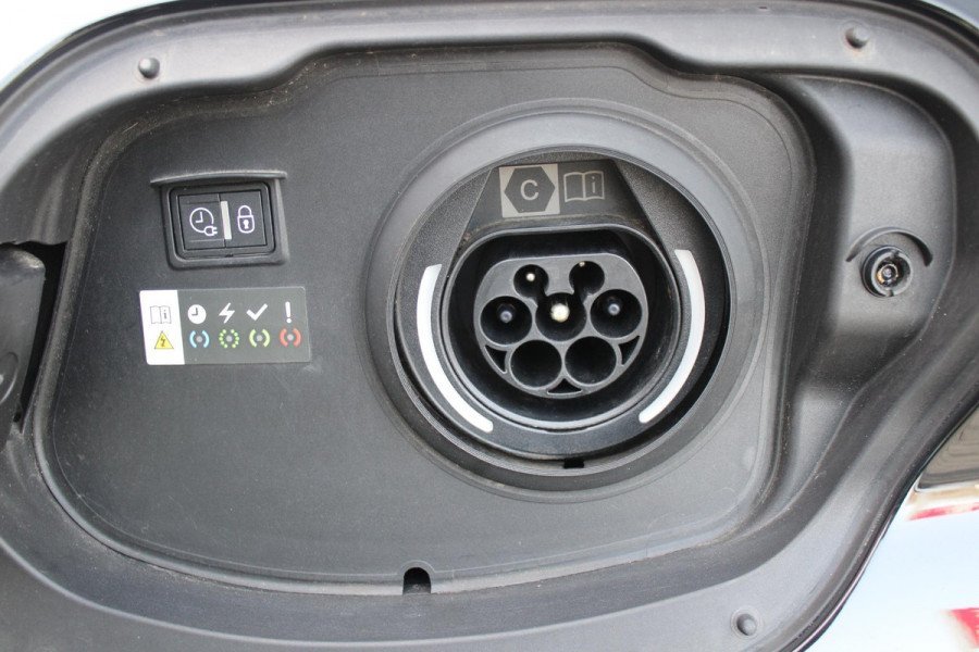 Peugeot 308 SW 1.6 PHEV 225PK GT PACK BUSINESS | MATRIX LED VERLICHTING | ELEKTRISCHE STOEL MET GEHEUGEN FUNCTIE | STUUR / STOEL VERWARMING | AGR BESTUURDERSSTOEL MET MASAGE FUNCTIE | ELEKTRISCHE ACHTERKLEP | 360° CAMERA | KEYLESS ENTRY/START | ADAPTIVE CRUISE CONTROL | 19" LICHTMETALEN VELGEN | DRAADLOZE TELEFOONLADER | DRAADLOZE APPLE CARPLAY/ANDROID AUTO | NAVIGATIE | ALCANTARA BEKLEDING | FOCAL PREMIUM AUDIO | DODEHOEK DETECTIE | VOORRUIT VERWARMING | SFEER VERLICHTING | KEYLESS ENTRY / START |