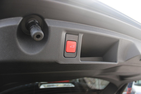 Peugeot 308 SW 1.6 PHEV 225PK GT PACK BUSINESS | MATRIX LED VERLICHTING | ELEKTRISCHE STOEL MET GEHEUGEN FUNCTIE | STUUR / STOEL VERWARMING | AGR BESTUURDERSSTOEL MET MASAGE FUNCTIE | ELEKTRISCHE ACHTERKLEP | 360° CAMERA | KEYLESS ENTRY/START | ADAPTIVE CRUISE CONTROL | 19" LICHTMETALEN VELGEN | DRAADLOZE TELEFOONLADER | DRAADLOZE APPLE CARPLAY/ANDROID AUTO | NAVIGATIE | ALCANTARA BEKLEDING | FOCAL PREMIUM AUDIO | DODEHOEK DETECTIE | VOORRUIT VERWARMING | SFEER VERLICHTING | KEYLESS ENTRY / START |