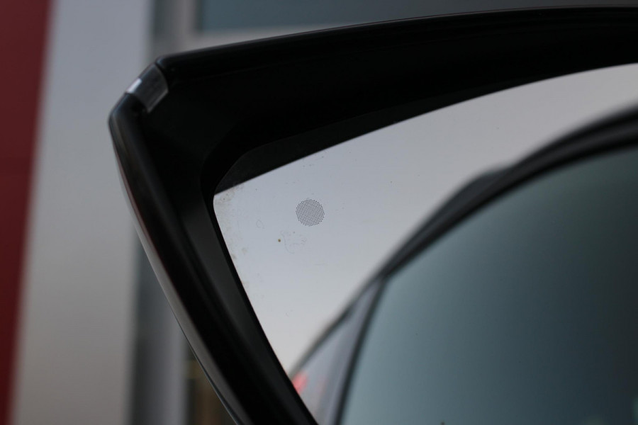 Peugeot 308 SW 1.6 PHEV 225PK GT PACK BUSINESS | MATRIX LED VERLICHTING | ELEKTRISCHE STOEL MET GEHEUGEN FUNCTIE | STUUR / STOEL VERWARMING | AGR BESTUURDERSSTOEL MET MASAGE FUNCTIE | ELEKTRISCHE ACHTERKLEP | 360° CAMERA | KEYLESS ENTRY/START | ADAPTIVE CRUISE CONTROL | 19" LICHTMETALEN VELGEN | DRAADLOZE TELEFOONLADER | DRAADLOZE APPLE CARPLAY/ANDROID AUTO | NAVIGATIE | ALCANTARA BEKLEDING | FOCAL PREMIUM AUDIO | DODEHOEK DETECTIE | VOORRUIT VERWARMING | SFEER VERLICHTING | KEYLESS ENTRY / START |