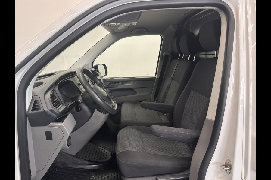 Volkswagen Transporter 2.0 TDI L1H1 Comfortline 150 PK Carplay Navi Airco Cruise Control Trekhaak Parkeersensoren + Camera Standkachel