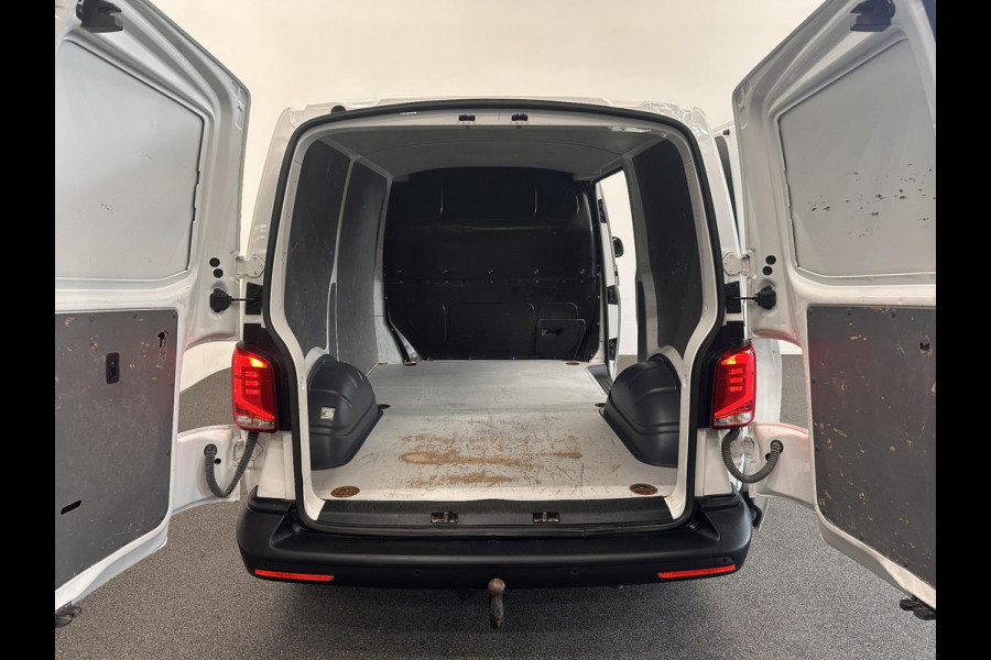 Volkswagen Transporter 2.0 TDI L1H1 Comfortline 150 PK Carplay Navi Airco Cruise Control Trekhaak Parkeersensoren + Camera Standkachel