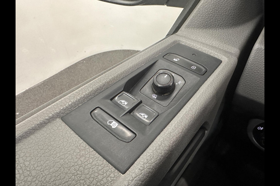 Volkswagen Transporter 2.0 TDI L1H1 Comfortline 150 PK Carplay Navi Airco Cruise Control Trekhaak Parkeersensoren + Camera Standkachel