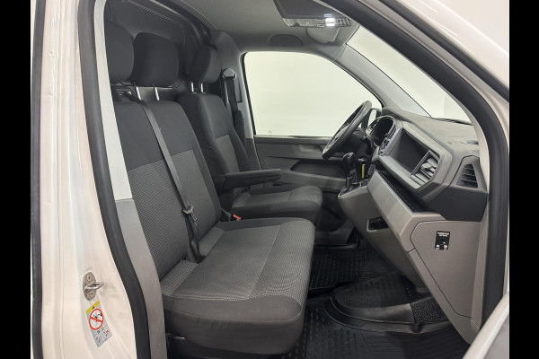Volkswagen Transporter 2.0 TDI L1H1 Comfortline 150 PK Carplay Navi Airco Cruise Control Trekhaak Parkeersensoren + Camera Standkachel