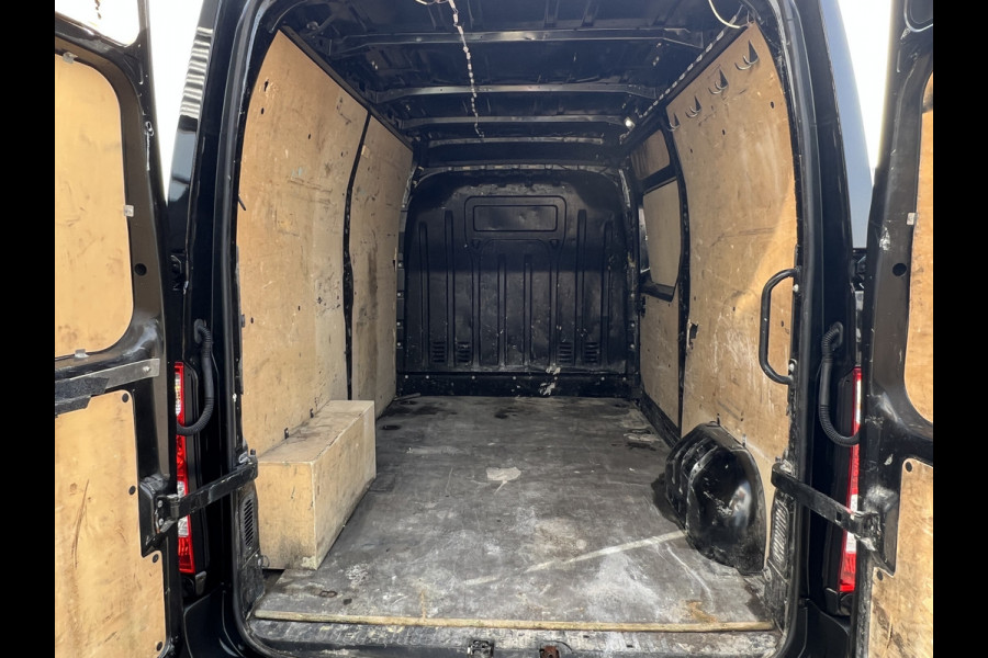 Renault Master T35 2.3 dCi 180 L2H2 Energy