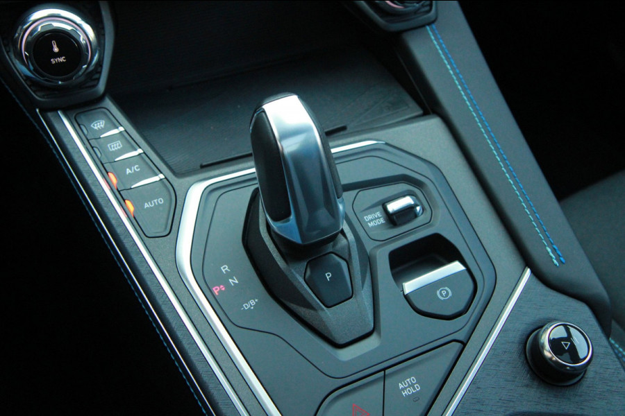 Lynk & Co 01 1.5 PHEV / 360 camera / Panoramadak / Stoelverwarming