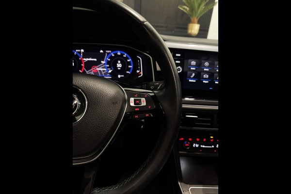 Volkswagen Polo 1.0 TSI Highline|PANO|BEATS|VIRTUAL|SFEER|BOMVOL!