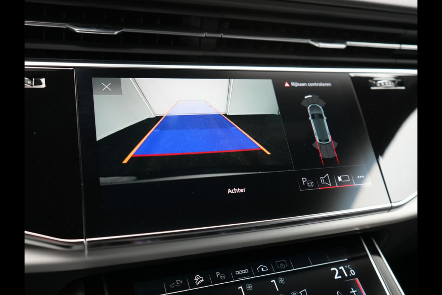 Audi Q8 55 TFSI e Quattro 2x S Line Black Optic PHEV 381pk Dealer O.H. | Trekhaak Af Fabriek | Luchtvering | Panodak | Bang & Olufsen Sound | Camera | Alcantara Sportstoelen Verwarmd | 23"L.M | Virtual | Navigatie | DAB | Plug In Hybrid |