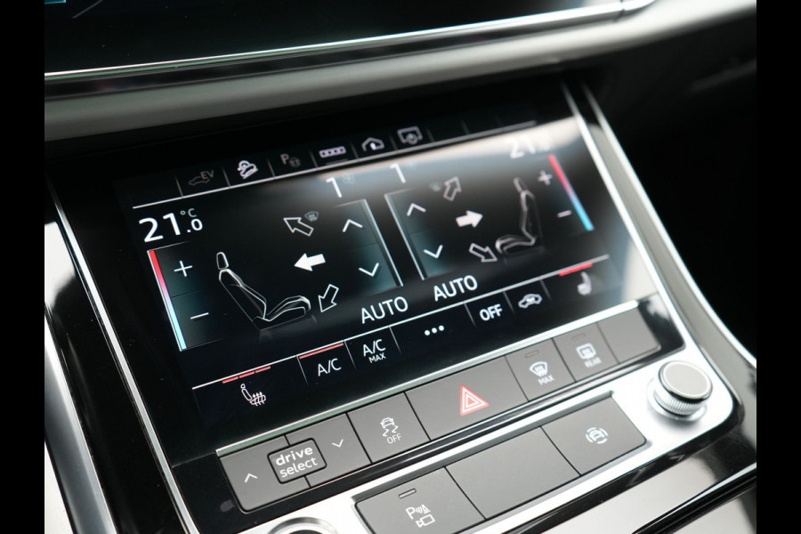 Audi Q8 55 TFSI e Quattro 2x S Line Black Optic PHEV 381pk Dealer O.H. | Trekhaak Af Fabriek | Luchtvering | Panodak | Bang & Olufsen Sound | Camera | Alcantara Sportstoelen Verwarmd | 23"L.M | Virtual | Navigatie | DAB | Plug In Hybrid |