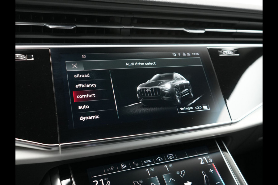 Audi Q8 55 TFSI e Quattro 2x S Line Black Optic PHEV 381pk Dealer O.H. | Trekhaak Af Fabriek | Luchtvering | Panodak | Bang & Olufsen Sound | Camera | Alcantara Sportstoelen Verwarmd | 23"L.M | Virtual | Navigatie | DAB | Plug In Hybrid |