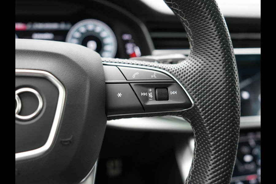 Audi Q8 55 TFSI e Quattro 2x S Line Black Optic PHEV 381pk Dealer O.H. | Trekhaak Af Fabriek | Luchtvering | Panodak | Bang & Olufsen Sound | Camera | Alcantara Sportstoelen Verwarmd | 23"L.M | Virtual | Navigatie | DAB | Plug In Hybrid |