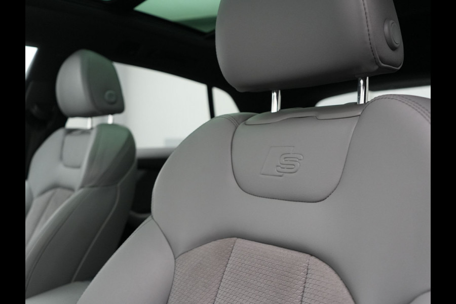 Audi Q8 55 TFSI e Quattro 2x S Line Black Optic PHEV 381pk Dealer O.H. | Trekhaak Af Fabriek | Luchtvering | Panodak | Bang & Olufsen Sound | Camera | Alcantara Sportstoelen Verwarmd | 23"L.M | Virtual | Navigatie | DAB | Plug In Hybrid |