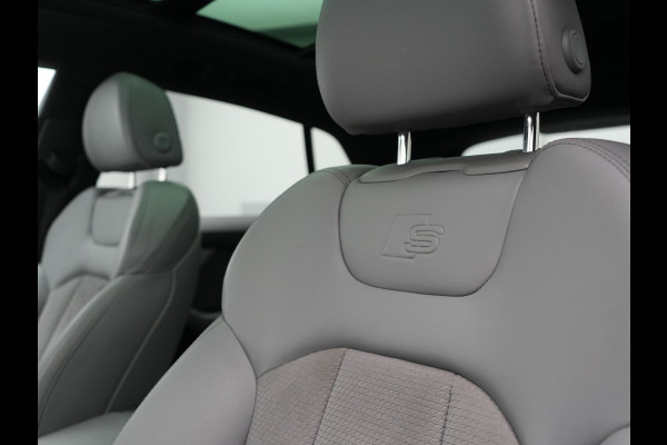 Audi Q8 55 TFSI e Quattro 2x S Line Black Optic PHEV 381pk Dealer O.H. | Trekhaak Af Fabriek | Luchtvering | Panodak | Bang & Olufsen Sound | Camera | Alcantara Sportstoelen Verwarmd | 23"L.M | Virtual | Navigatie | DAB | Plug In Hybrid |