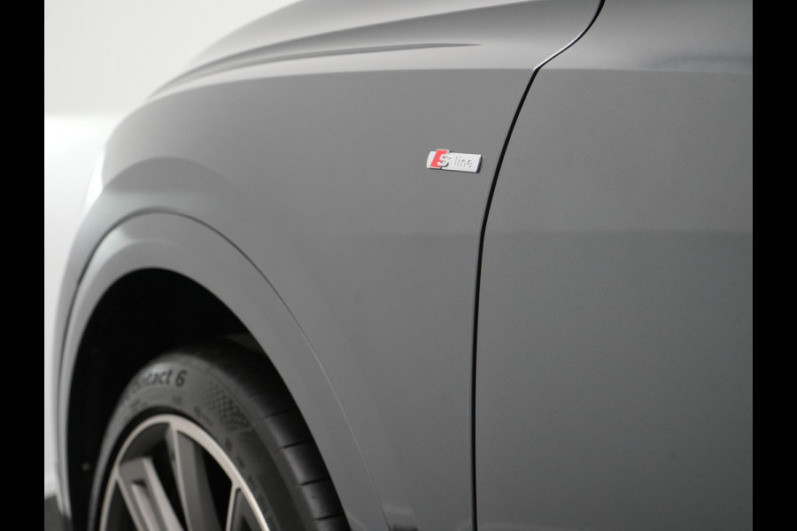 Audi Q8 55 TFSI e Quattro 2x S Line Black Optic PHEV 381pk Dealer O.H. | Trekhaak Af Fabriek | Luchtvering | Panodak | Bang & Olufsen Sound | Camera | Alcantara Sportstoelen Verwarmd | 23"L.M | Virtual | Navigatie | DAB | Plug In Hybrid |