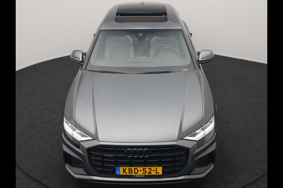 Audi Q8 55 TFSI e Quattro 2x S Line Black Optic PHEV 381pk Dealer O.H. | Trekhaak Af Fabriek | Luchtvering | Panodak | Bang & Olufsen Sound | Camera | Alcantara Sportstoelen Verwarmd | 23"L.M | Virtual | Navigatie | DAB | Plug In Hybrid |
