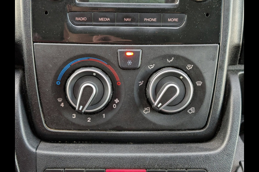 Citroën Jumper 35 2.0 L3H3 AIRCO CRUISE NAVI 2,5T TREKHAAK 3ZITPLAATSEN