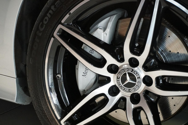 Mercedes-Benz E-Klasse Cabrio 200 Premium AMG + CAMERA / AIRSCARF / SFEERVERLICHTING