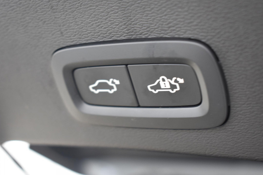 Volvo EX40 Single Motor Extended Range Ultra 82 kWh Extra getint glas / 360 Camera / 20'' velgen / Panoramadak / Zwart dak / Harman Kardon / Microtech/Nubuck