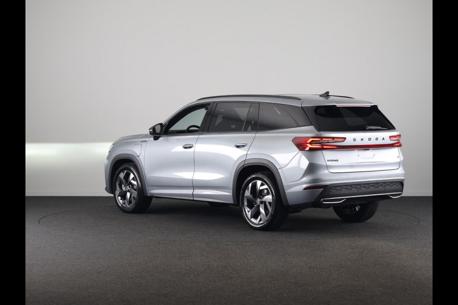 Škoda Kodiaq Sportline Business PHEV 1.5 TSI 204 pk 6 versn. DSG | Panoramadak | Wegklapbare trekhaak | Winter pakket | Verwarmbare vooruit