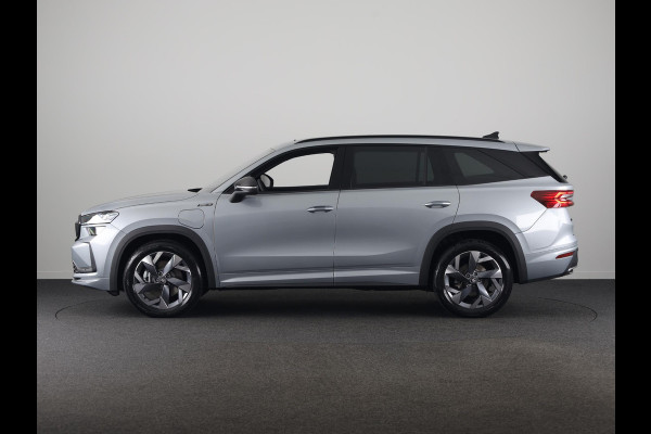 Škoda Kodiaq Sportline Business PHEV 1.5 TSI 204 pk 6 versn. DSG | Panoramadak | Wegklapbare trekhaak | Winter pakket | Verwarmbare vooruit