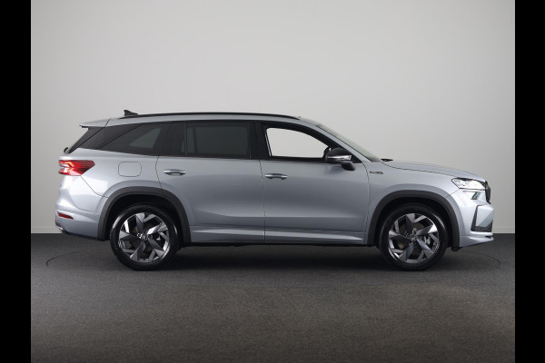 Škoda Kodiaq Sportline Business PHEV 1.5 TSI 204 pk 6 versn. DSG | Panoramadak | Wegklapbare trekhaak | Winter pakket | Verwarmbare vooruit