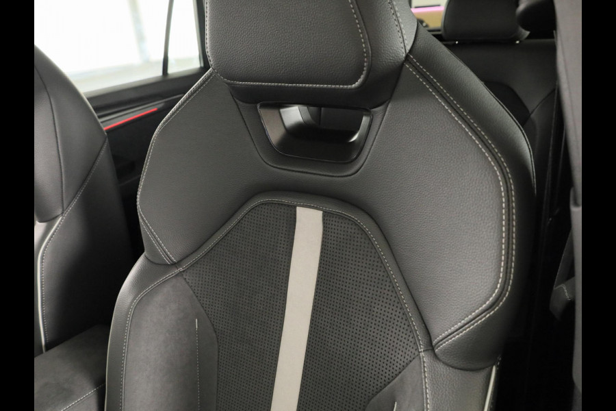 Škoda Kodiaq Sportline Business PHEV 1.5 TSI 204 pk 6 versn. DSG | Panoramadak | Wegklapbare trekhaak | Winter pakket | Verwarmbare vooruit