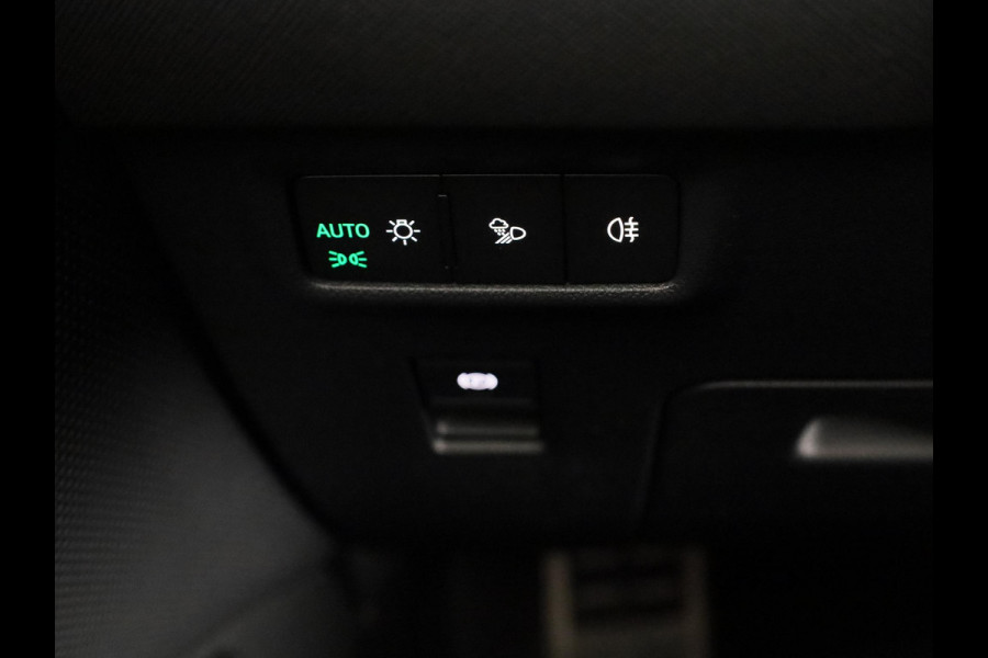 Škoda Kodiaq Sportline Business PHEV 1.5 TSI 204 pk 6 versn. DSG | Panoramadak | Wegklapbare trekhaak | Winter pakket | Verwarmbare vooruit