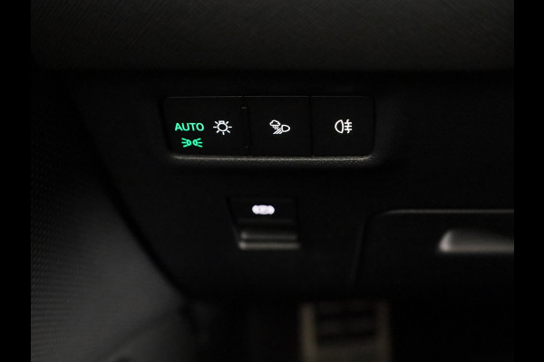 Škoda Kodiaq Sportline Business PHEV 1.5 TSI 204 pk 6 versn. DSG | Panoramadak | Wegklapbare trekhaak | Winter pakket | Verwarmbare vooruit