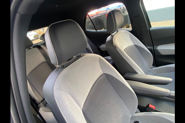 Volkswagen ID.3 CARPLAY/CAMERA/STOELVERW/TREKHAAK/CRUISE