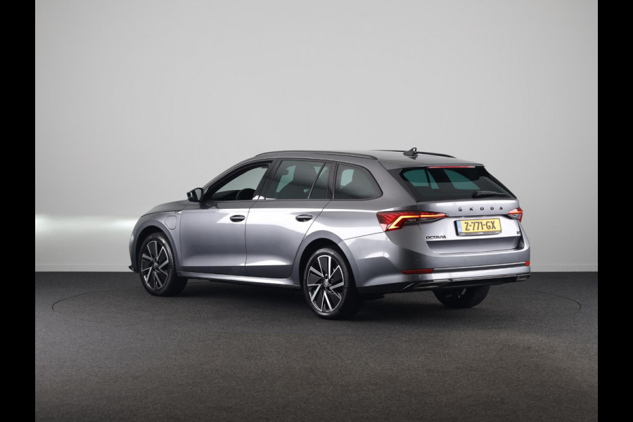 Škoda Octavia Combi 1.4 TSI iV PHEV Sportline Business 204 pk Automaat (DSG) | Verlengde garantie | Navigatie | Parkeersensoren | Adaptieve cruise control | Stoelverwarming |