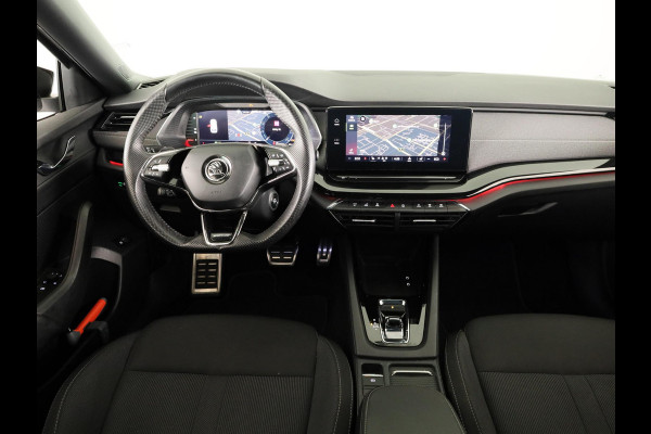Škoda Octavia Combi 1.4 TSI iV PHEV Sportline Business 204 pk Automaat (DSG) | Verlengde garantie | Navigatie | Parkeersensoren | Adaptieve cruise control | Stoelverwarming |