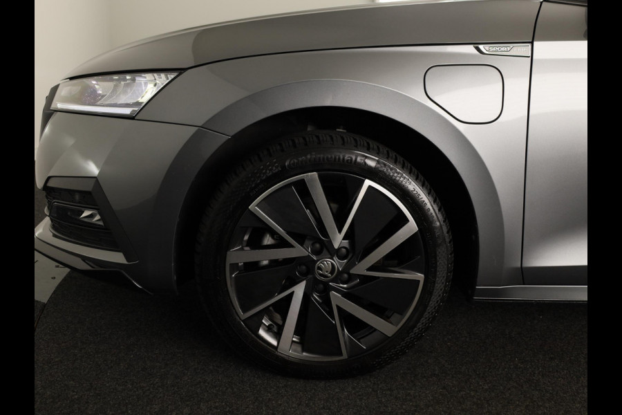 Škoda Octavia Combi 1.4 TSI iV PHEV Sportline Business 204 pk Automaat (DSG) | Verlengde garantie | Navigatie | Parkeersensoren | Adaptieve cruise control | Stoelverwarming |