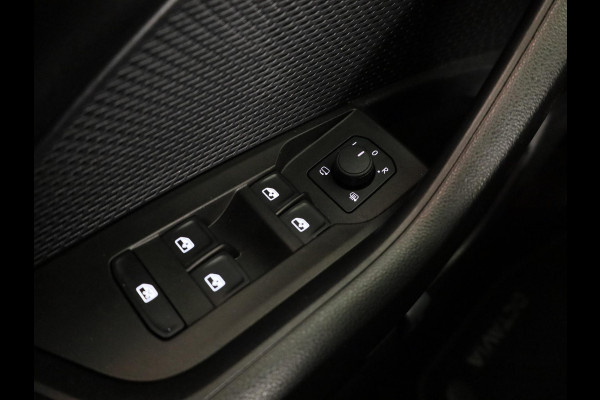 Škoda Octavia Combi 1.4 TSI iV PHEV Sportline Business 204 pk Automaat (DSG) | Verlengde garantie | Navigatie | Parkeersensoren | Adaptieve cruise control | Stoelverwarming |