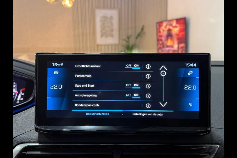 Peugeot 3008 Allure Aut. Trekhaak | Camera | LED | Half Leder| Apple Carplay & Android Auto |