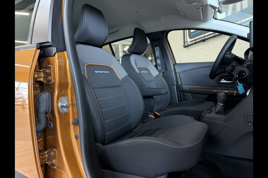 Dacia SANDERO Stepway 1.0 TCe 90 AUT Comfort | Navi | Camera | Clima | Carplay | Cruise control | PDC | LED | 100% Dealer onderhouden!