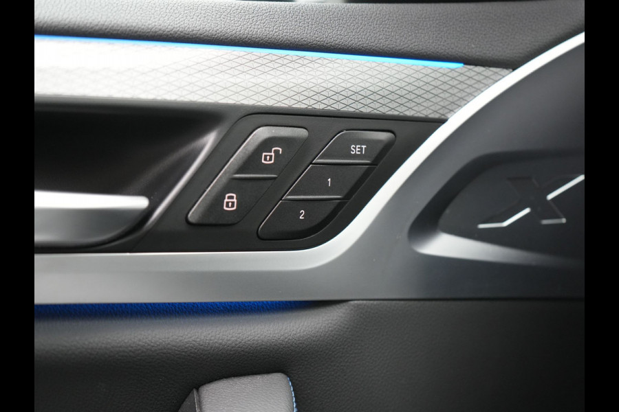 BMW X3 xDrive30e M Sport Plug In Hybrid 293pk Dealer O.H. PHEV | Adaptive Cruise | Head Up | 360 Camera | Harman / Kardon | Adaptief Onderstel | Lederen Sportstoelen Memory & Verwarmd | Sfeerverlichting | M Sportstuur Stuur Verwarmd | Keyless |
