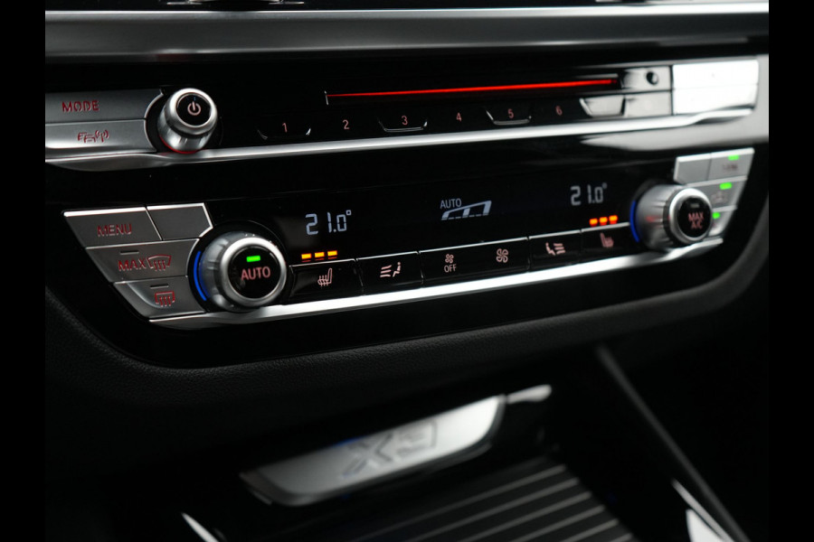 BMW X3 xDrive30e M Sport Plug In Hybrid 293pk Dealer O.H. PHEV | Adaptive Cruise | Head Up | 360 Camera | Harman / Kardon | Adaptief Onderstel | Lederen Sportstoelen Memory & Verwarmd | Sfeerverlichting | M Sportstuur Stuur Verwarmd | Keyless |